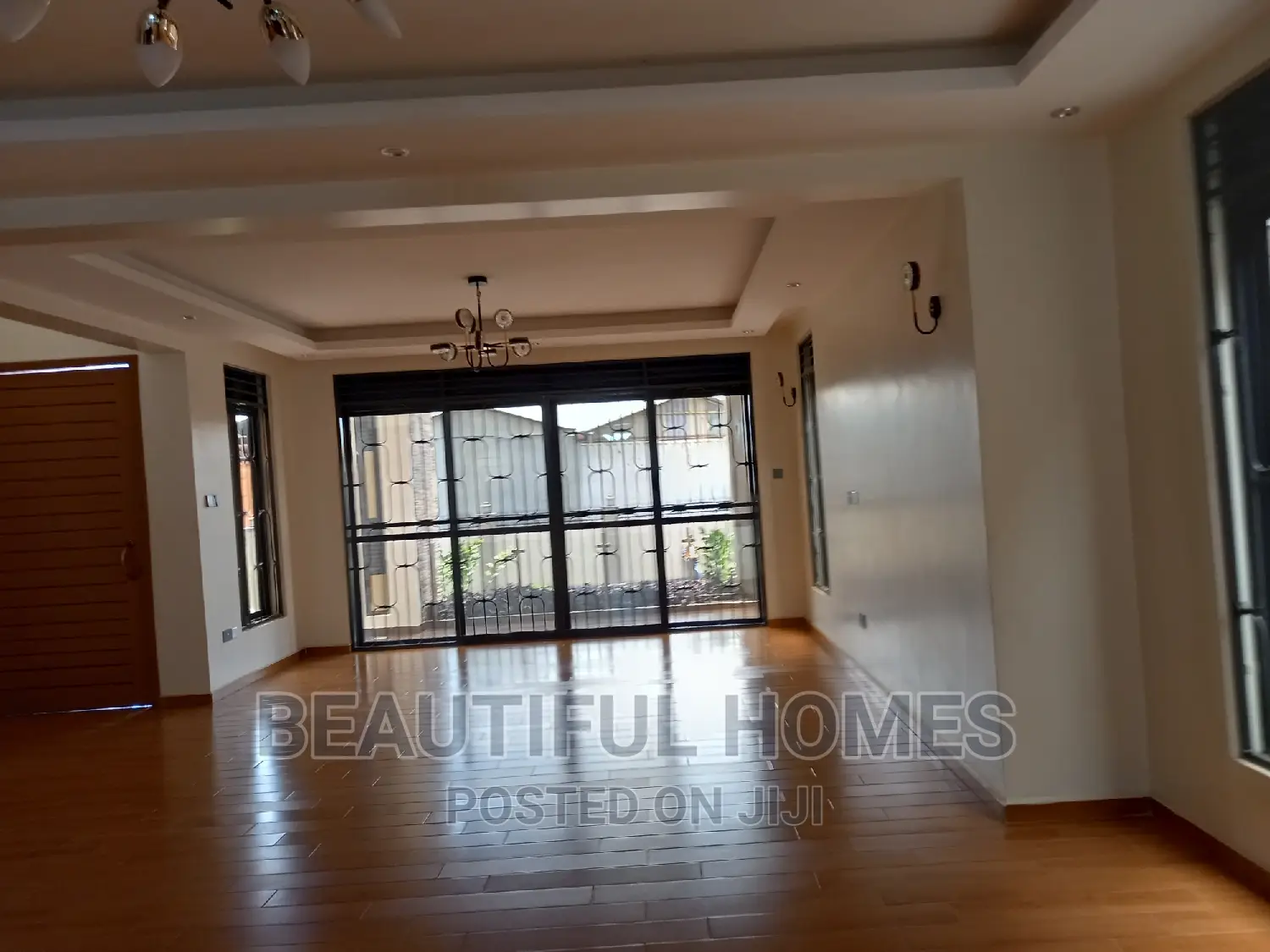 Furnished 6bdrm Mansion in Munyonyo Lake, Makindye for sale