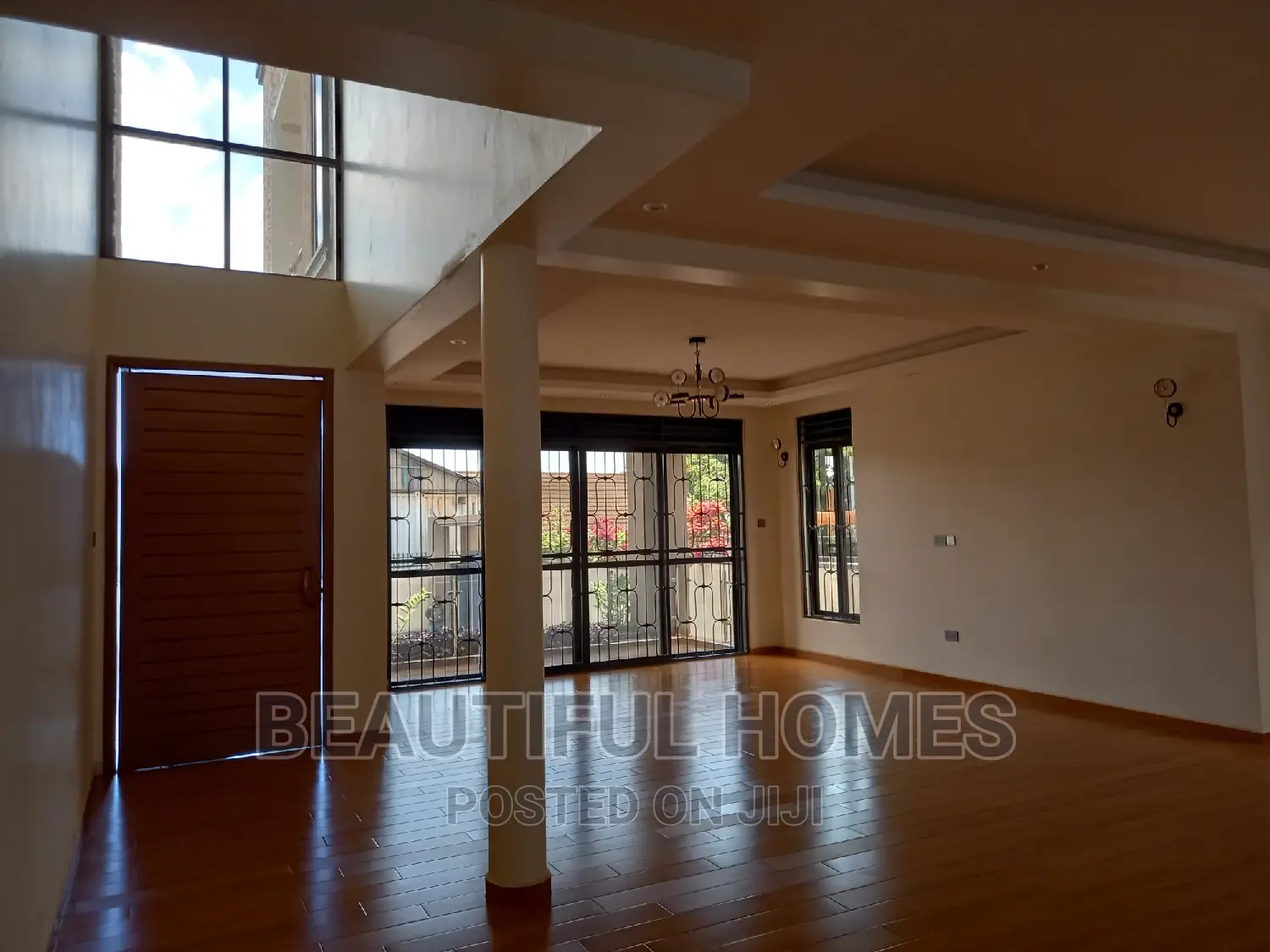 Furnished 6bdrm Duplex in Munyonyo, Makindye for sale