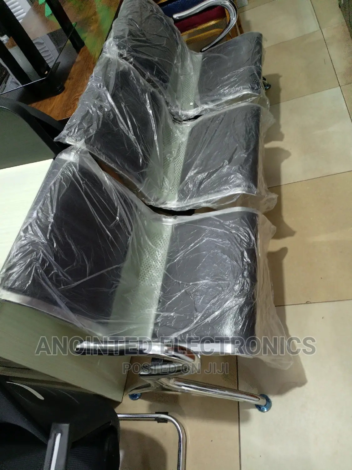 Waiting Chair Black Leather