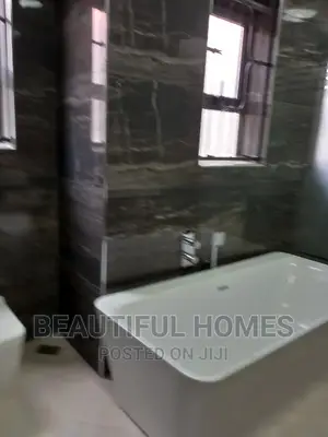 Furnished 6bdrm House in Munyonyo, Makindye for sale
