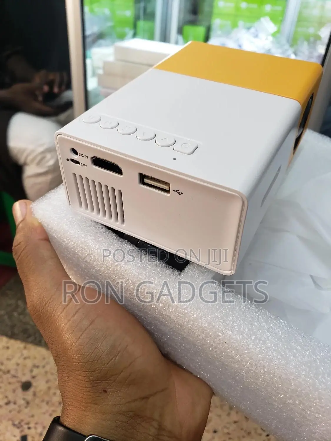 Small Mini Projector