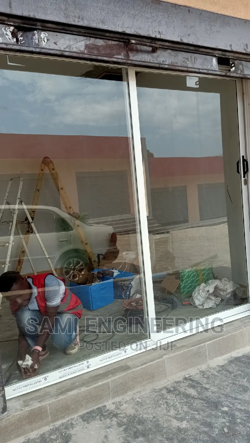 Aluminum Shop Front Slidding Door