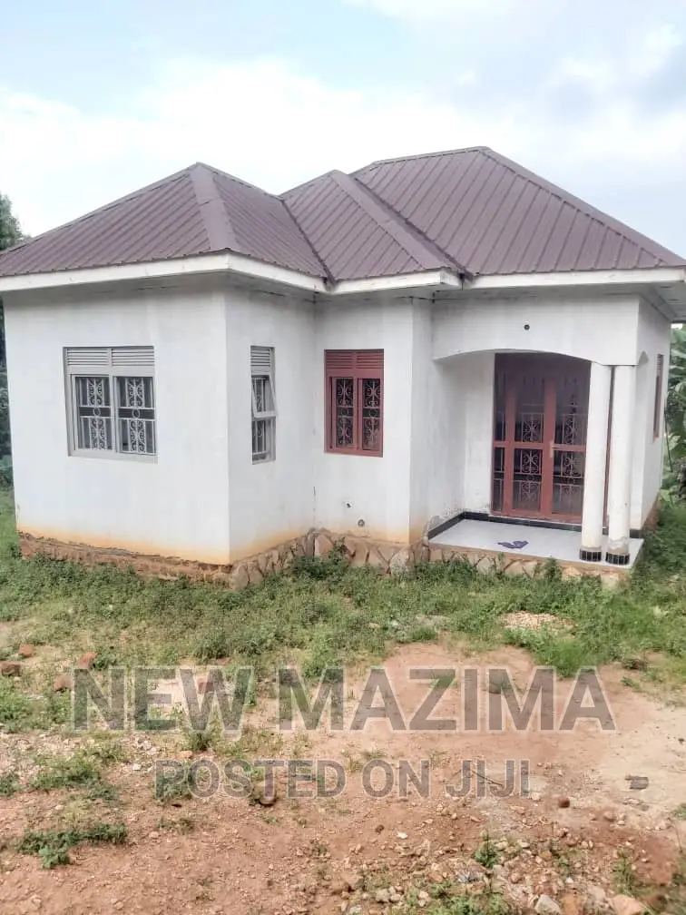 2bdrm House in Ntebe Rd Kitende, Central Division for sale