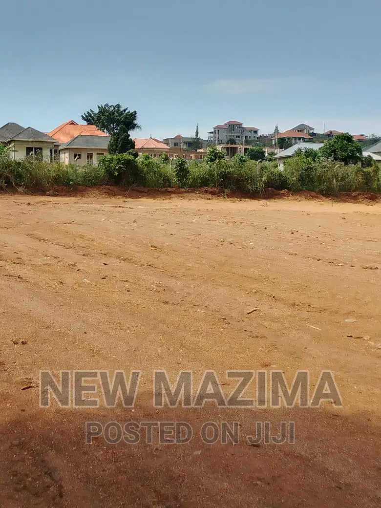 Very Beautiful New Estate Kawuku Ntebe Rd With Ready Title