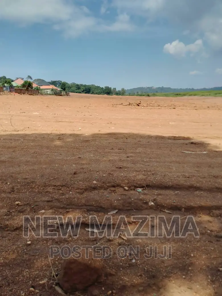 Very Beautiful New Estate Kawuku Ntebe Rd With Ready Title