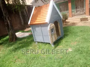 GFDS Nice Dog House Available