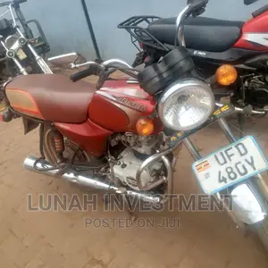 Bajaj Boxer 100 2022 Red