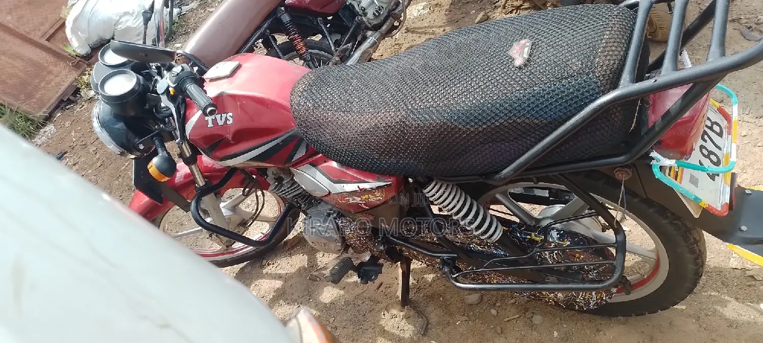 TVS HLX 125 2022 Red