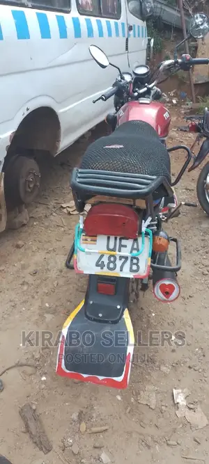 TVS HLX 125 2022 Red