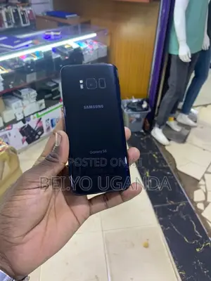 Photo - Samsung Galaxy S8 64 GB Black