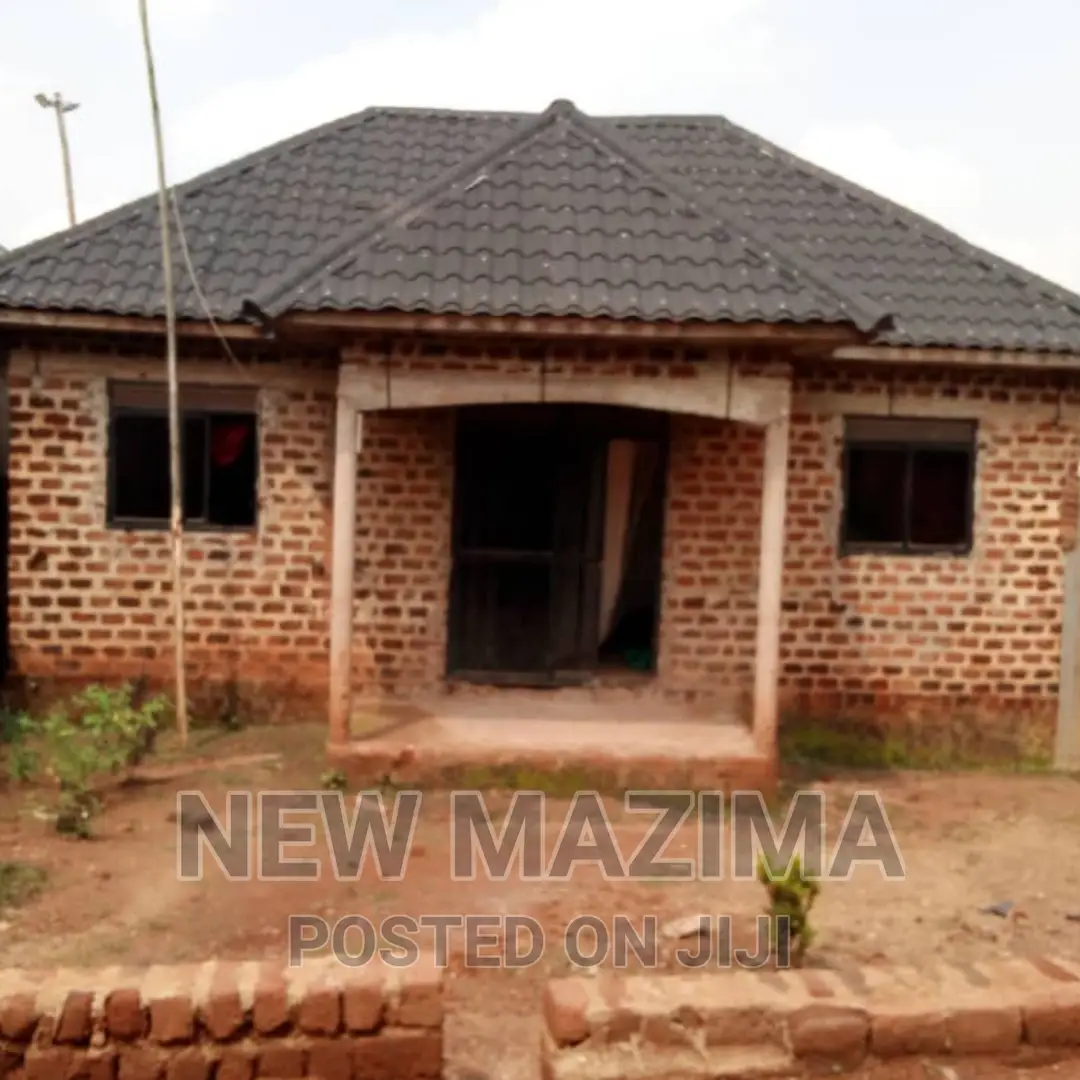 3bdrm House in Seguku Katare, Central Division for sale