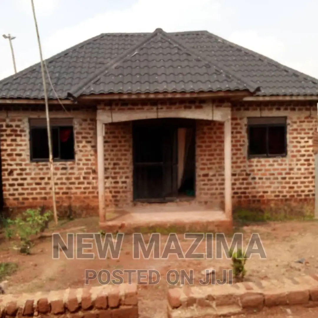 3bdrm House in Seguku Katare, Central Division for sale