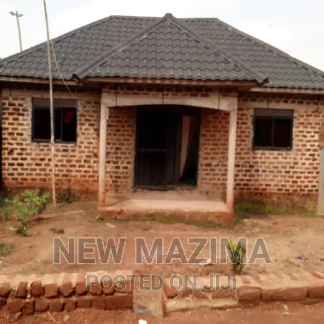 3bdrm House in Seguku Katare, Central Division for sale
