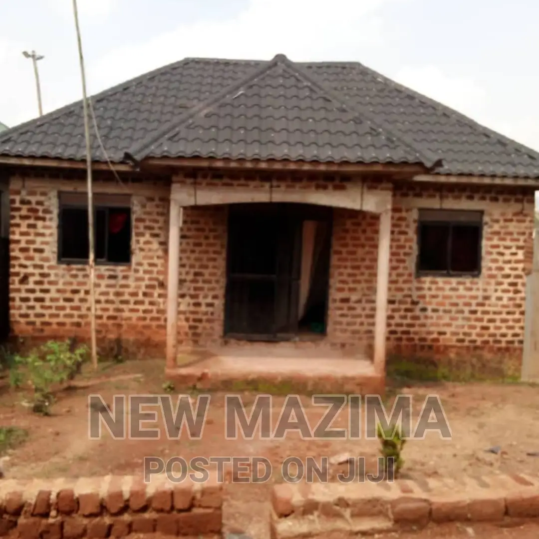 3bdrm House in Seguku Katare, Central Division for sale