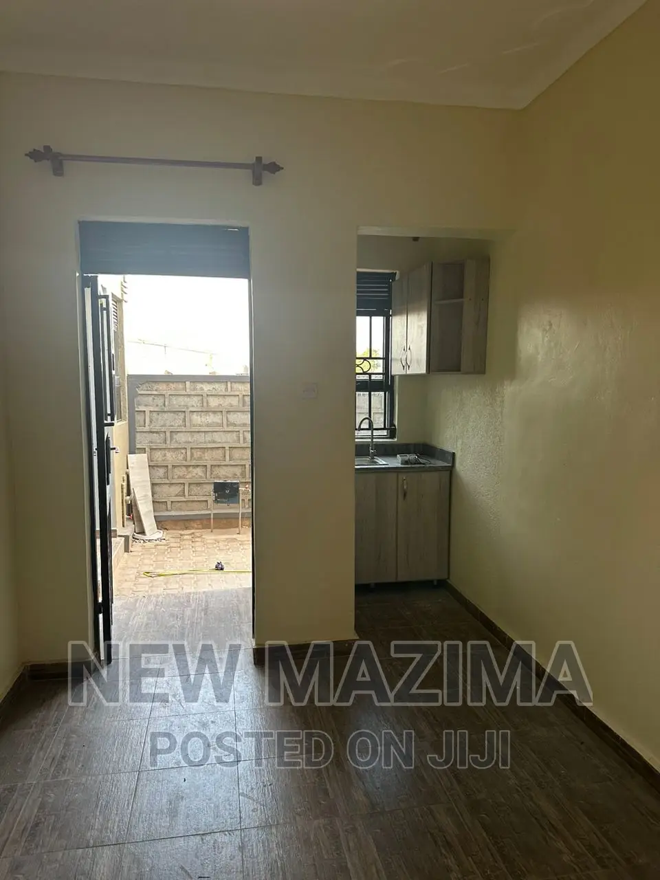 5bdrm House in Namasuba Ndejje, Central Division for sale