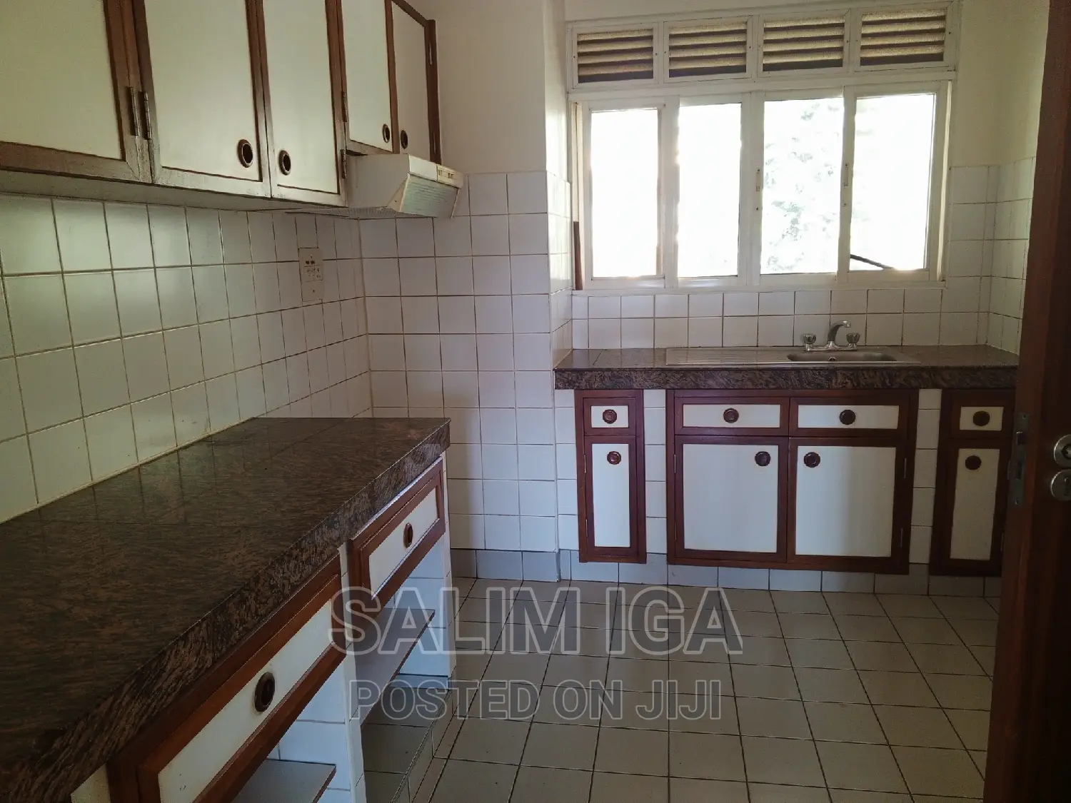 3bdrm Block of Flats in Kololo Property, Central Division for rent
