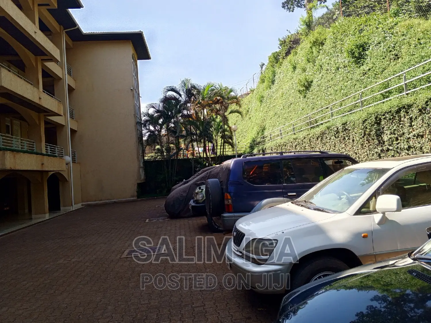 3bdrm Block of Flats in Kololo Property, Central Division for rent