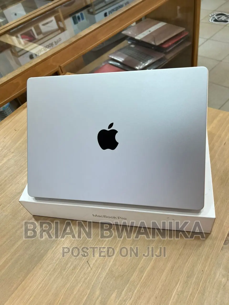 New Laptop Apple MacBook Pro 2021 M1 16GB Apple M1 SSHD (Hybrid) 512GB