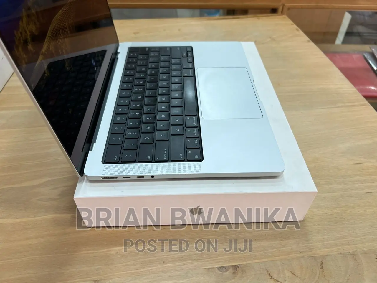 New Laptop Apple MacBook Pro 2021 M1 16GB Apple M1 SSHD (Hybrid) 512GB