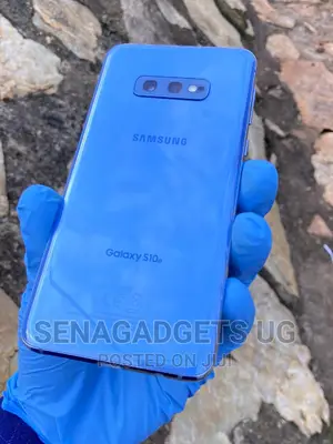 Samsung Galaxy S10e 128 GB Blue
