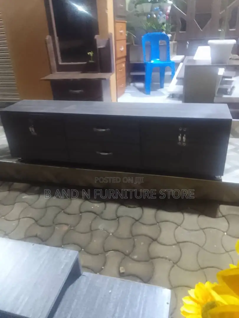 Beautiful TV Stand in 1.5 by 5fts