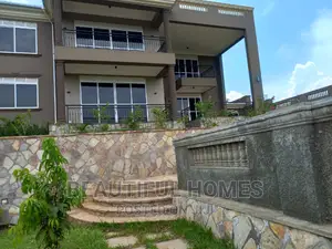 Furnished 6bdrm Duplex in Munyonyo Corporate, Makindye for sale