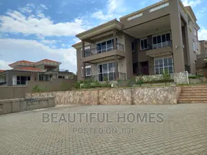 Furnished 6bdrm Duplex in Munyonyo Corporate, Makindye for sale