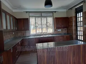 Furnished 6bdrm Duplex in Munyonyo Corporate, Makindye for sale
