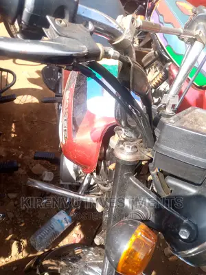 Bajaj Boxer 100 2016 Red