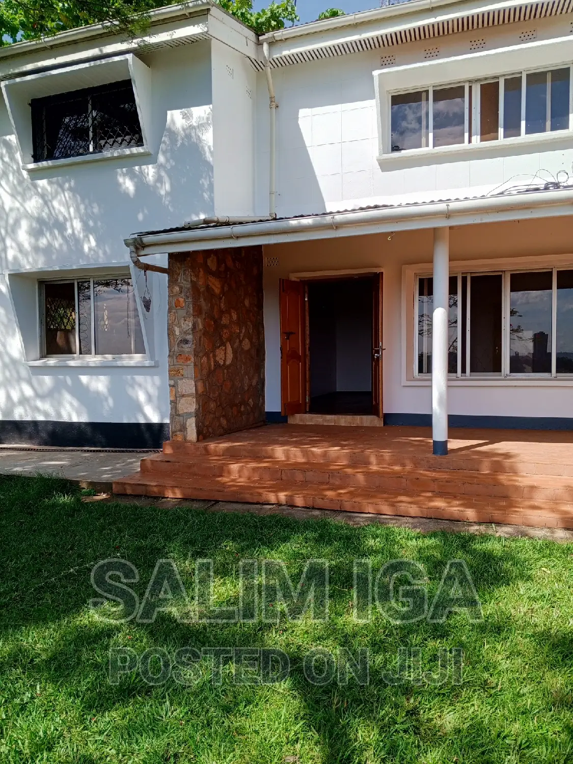 3bdrm Townhouse / Terrace in Kololo Property, Central Division