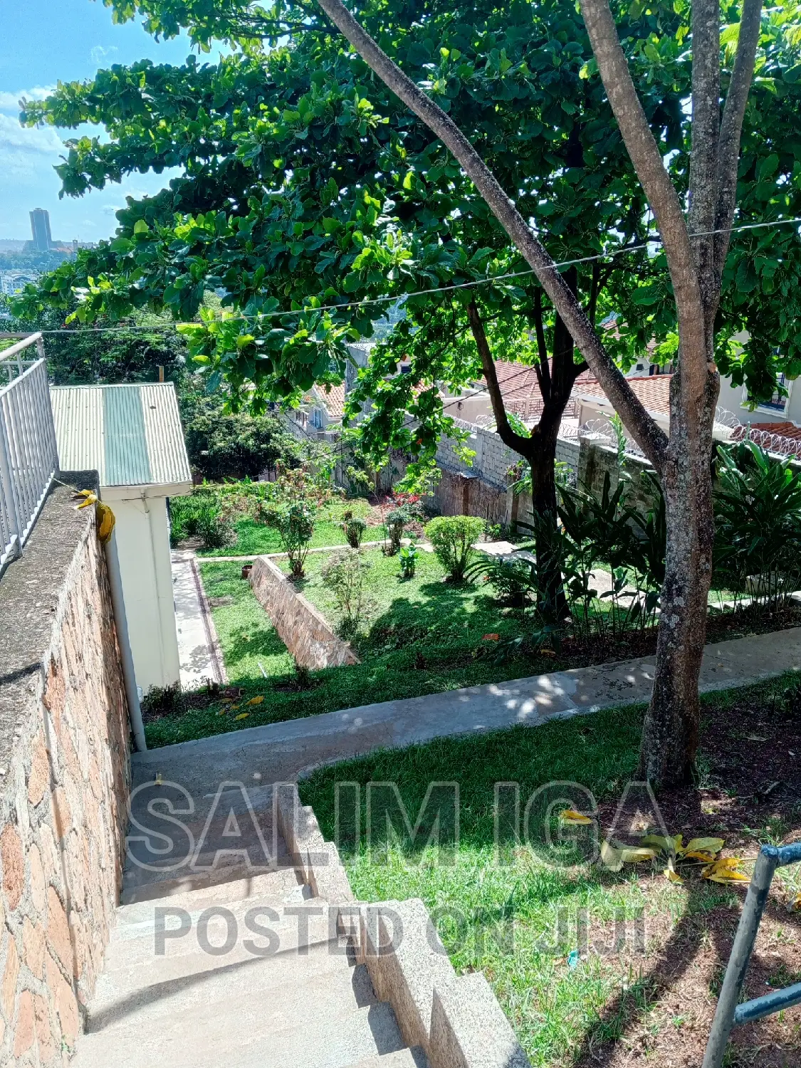 3bdrm Townhouse / Terrace in Kololo Property, Central Division