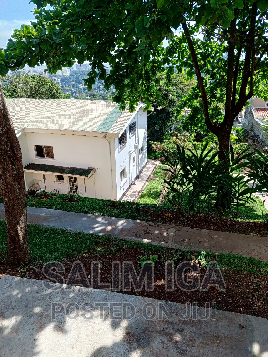 3bdrm Townhouse / Terrace in Kololo Property, Central Division