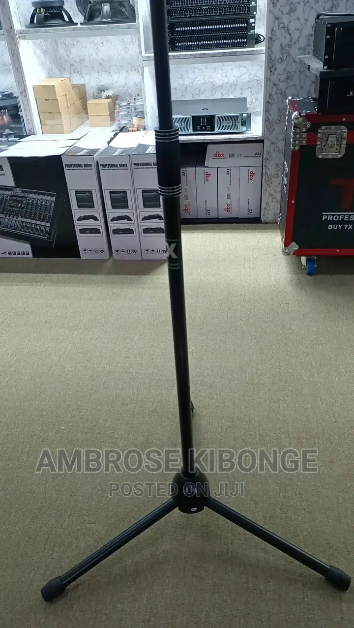 Premium Performance Tripod Bottom Adjustable Microphon Stand