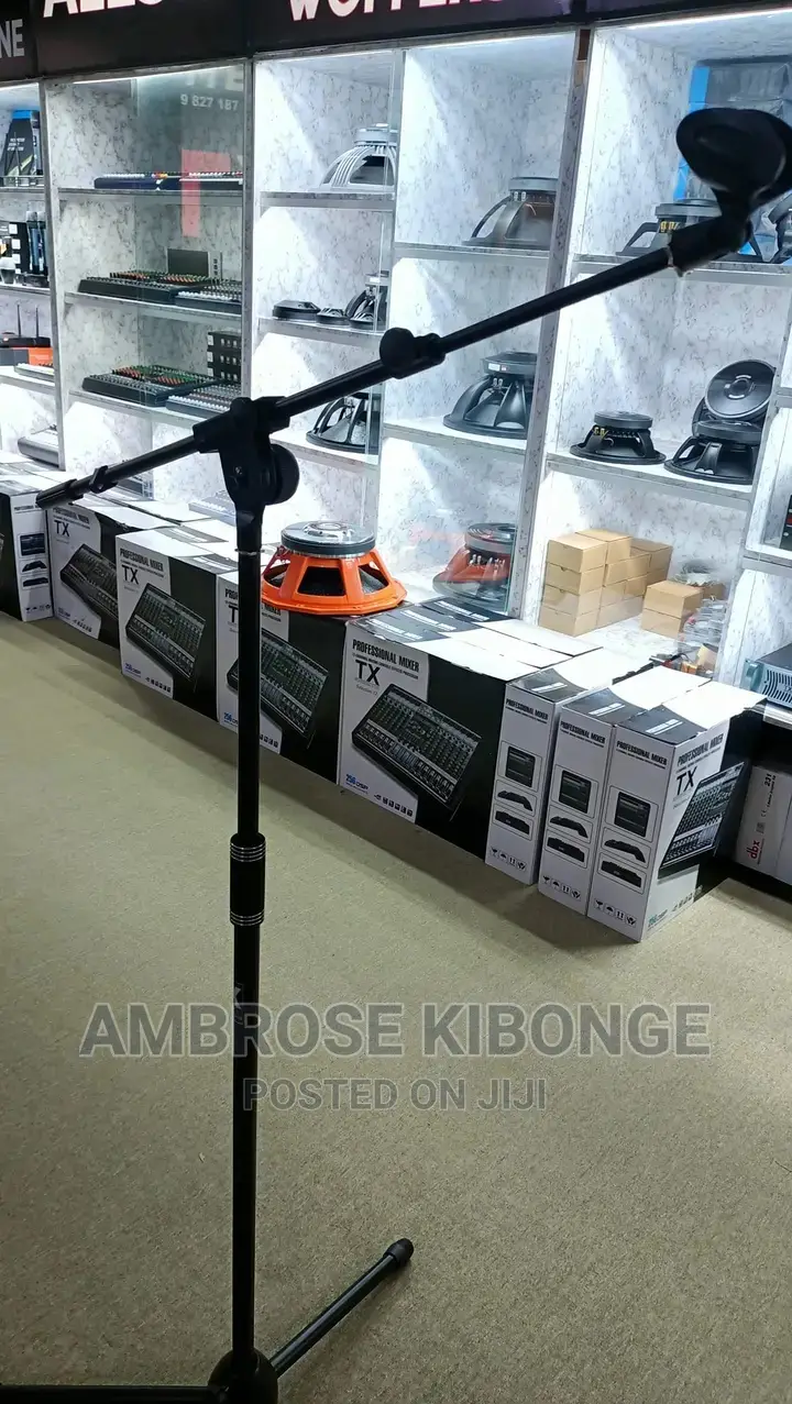 Premium Performance Tripod Bottom Adjustable Microphon Stand