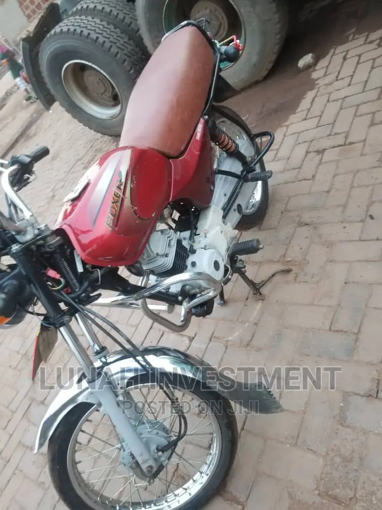 Bajaj Boxer 100 2022 Red