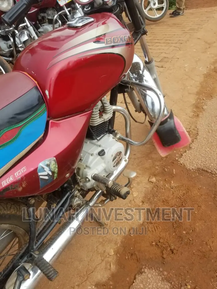 Bajaj Boxer 100 2022 Red