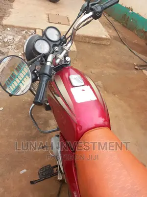 Bajaj Boxer 100 2022 Red