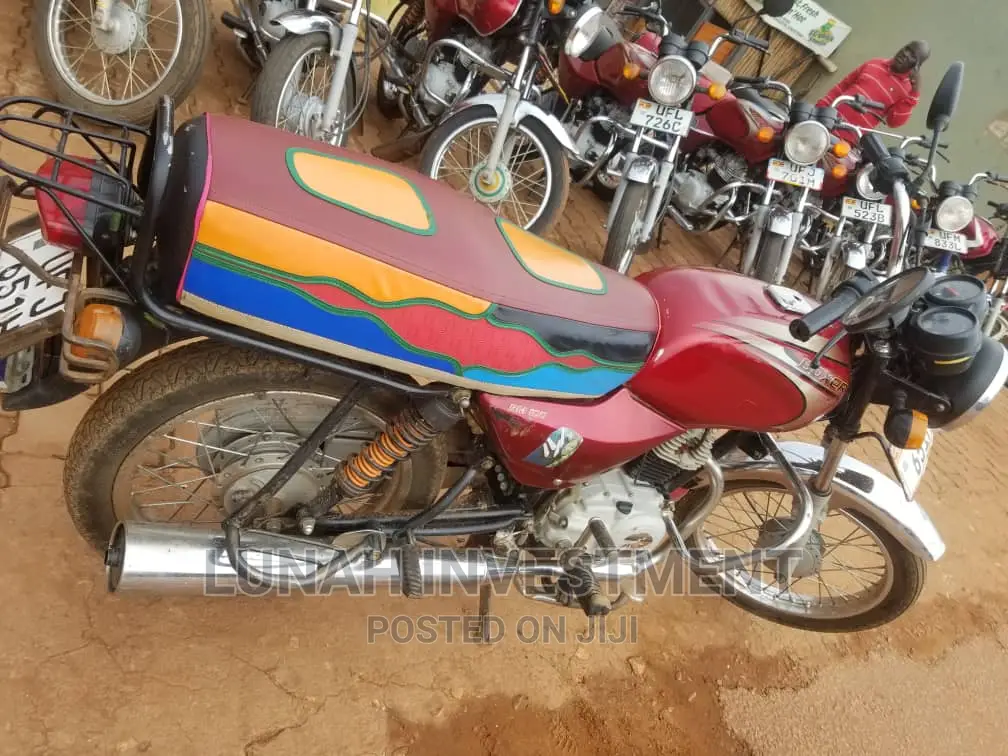 Bajaj RE 2022 Red