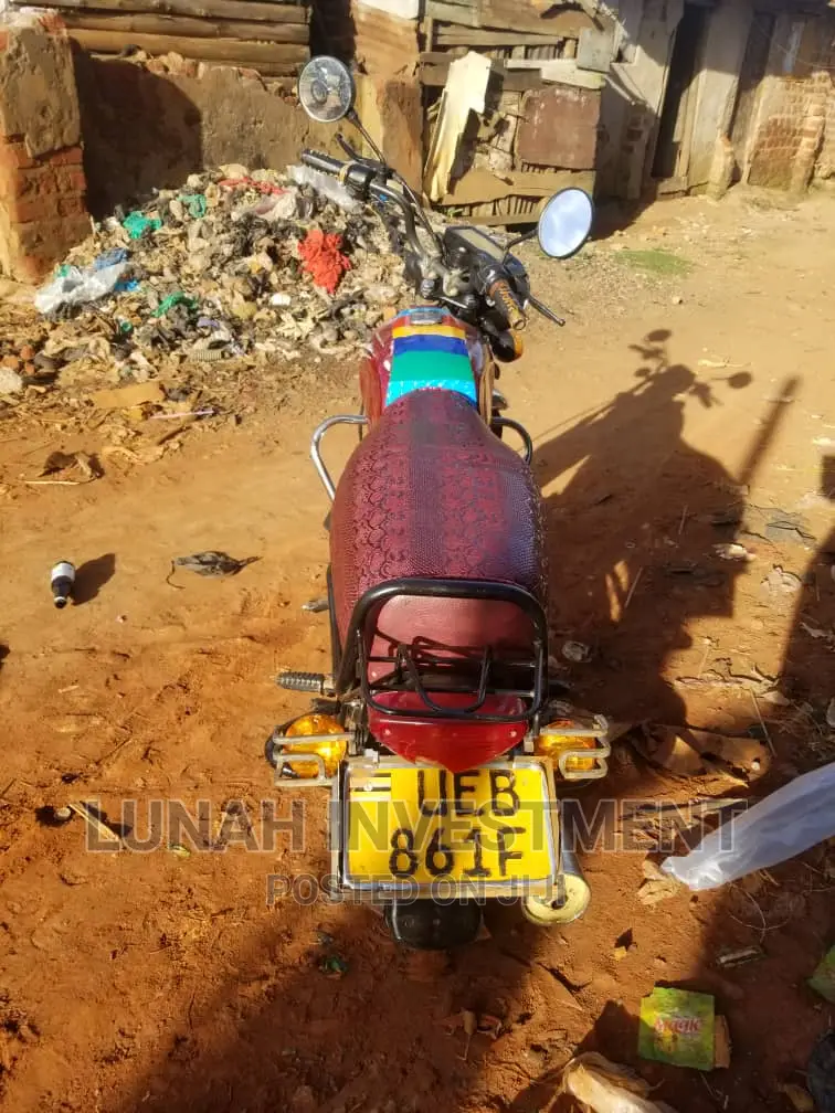 Bajaj Boxer BM100KS 2022 Red
