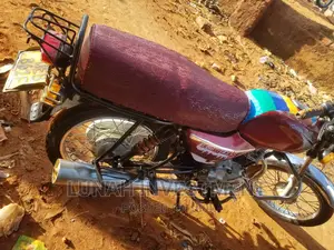 Bajaj Boxer BM100KS 2022 Red