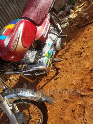 Bajaj Boxer BM100KS 2022 Red