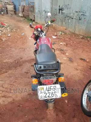 Bajaj Boxer 125 2022 Red