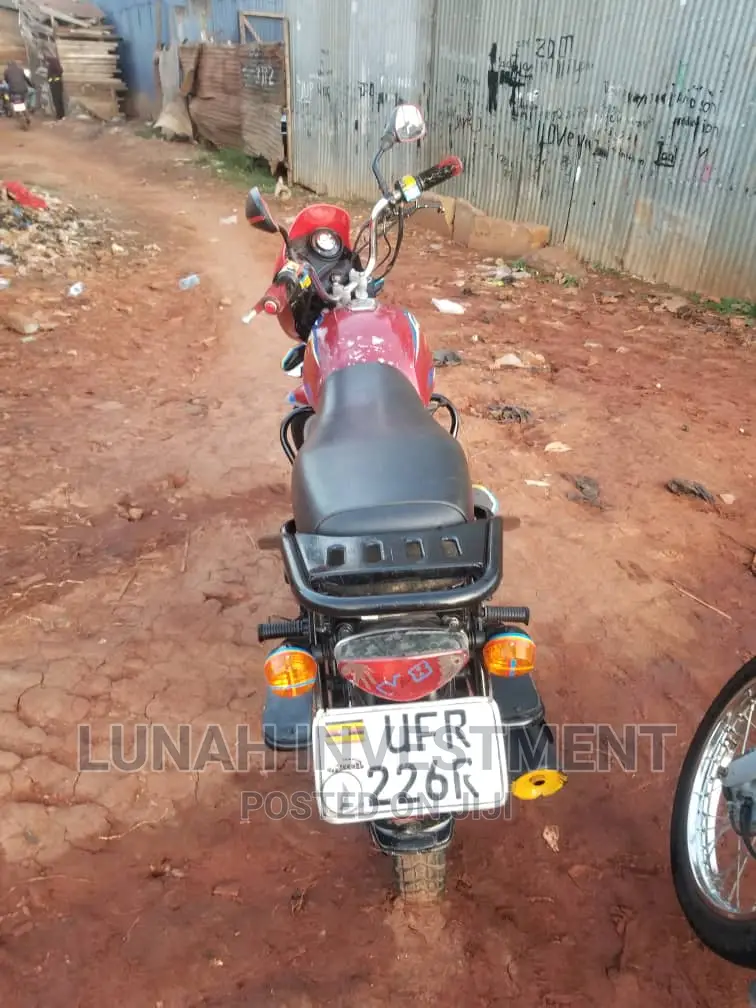 Bajaj Boxer 125 2022 Red