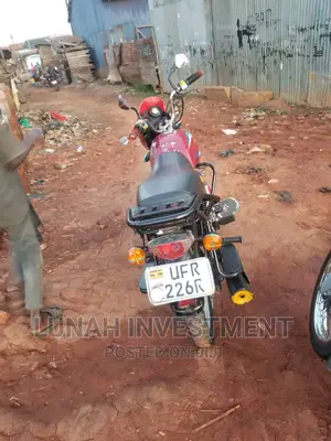 Bajaj Boxer 125 2022 Red