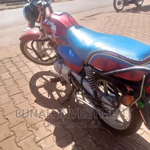 TVS HLX 125 2021 Red