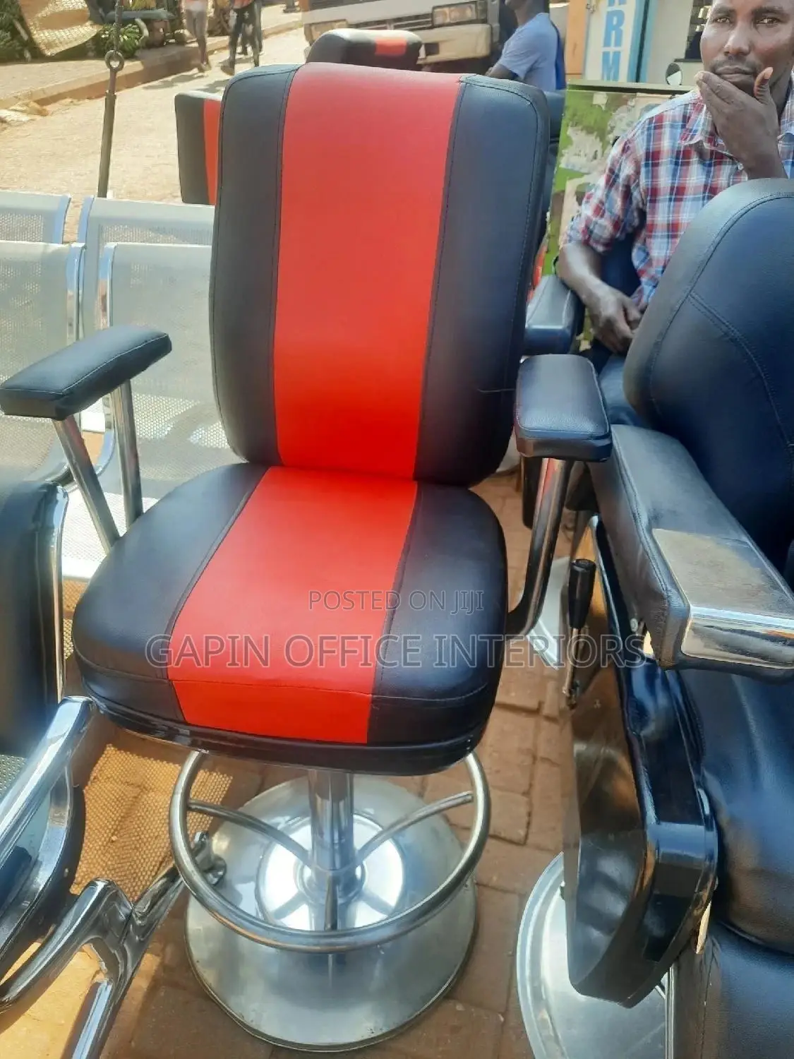 Saloon Chair