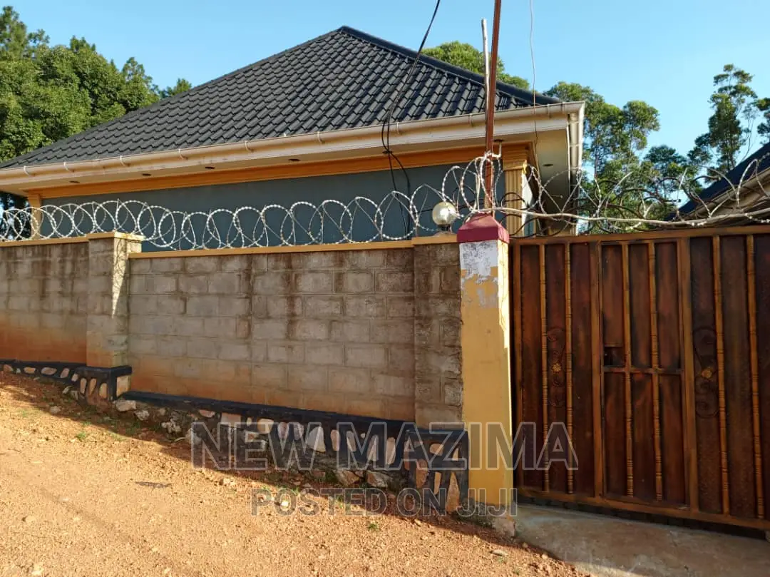 4bdrm House in Nansana Town, Central Division for sale