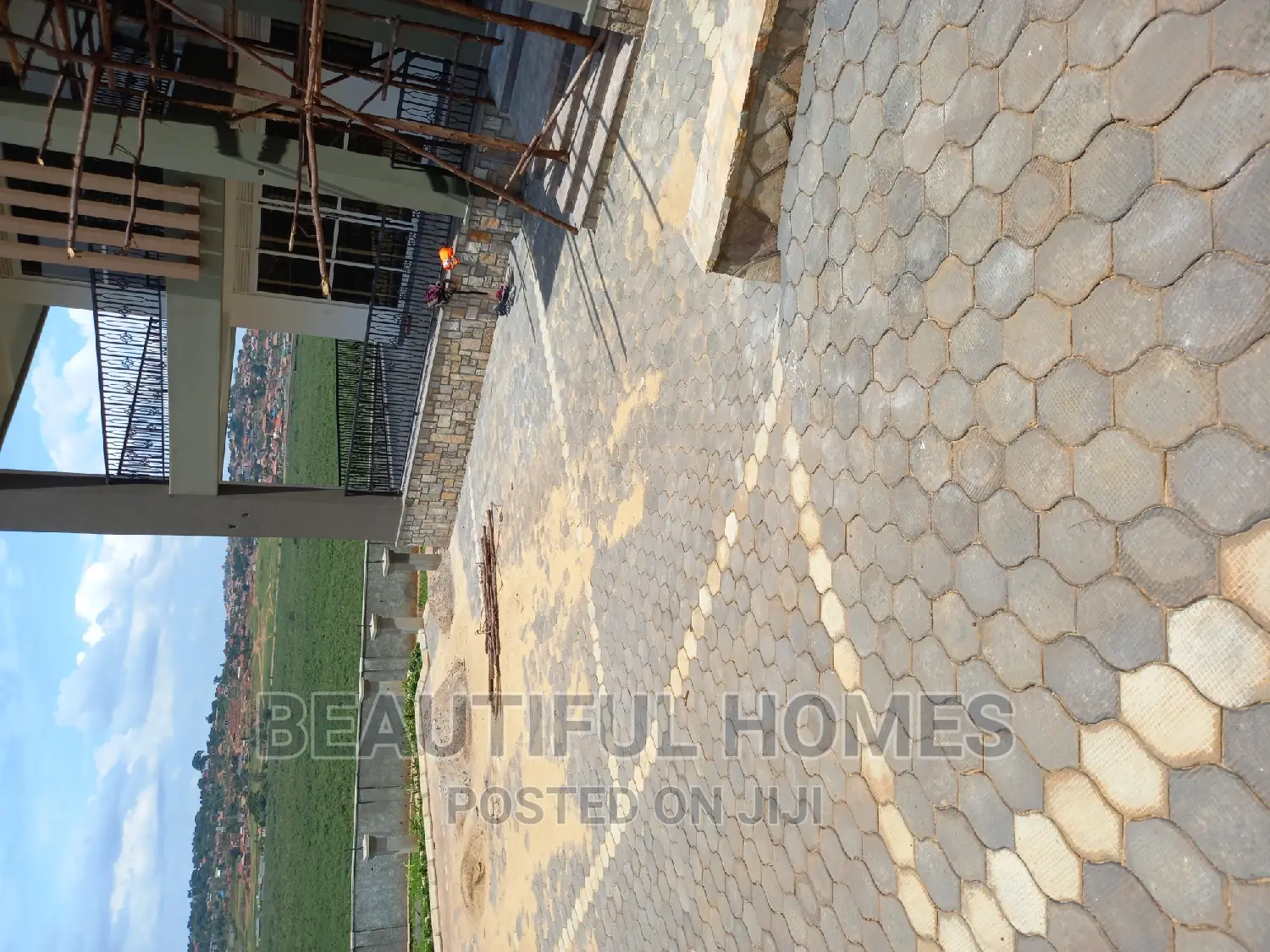Furnished 6bdrm Mansion in Munyonyo With Lake, Makindye for sale