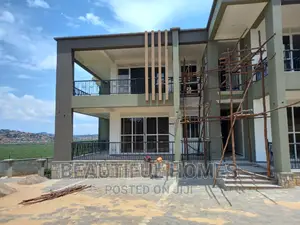 Furnished 6bdrm Duplex in Munyonyo Corporates, Makindye for sale