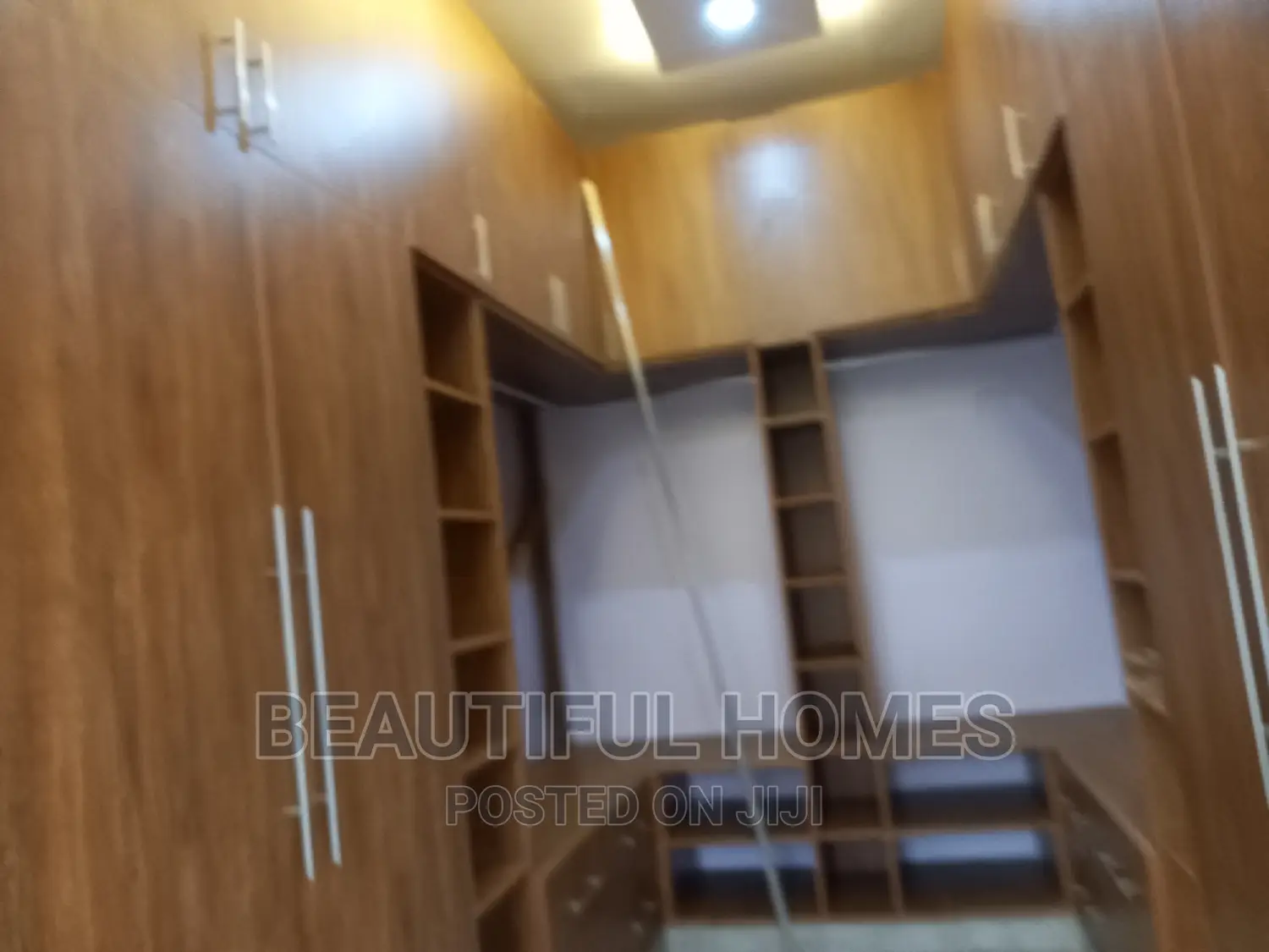 Furnished 6bdrm Mansion in Munyonyo Lake View, Makindye for sale